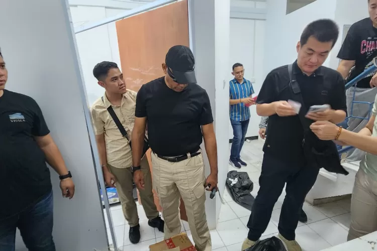 Para Tersangka Pelaku Love Scemming yang Diamankan Polisi