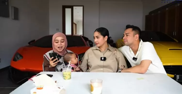 Nagita Slavina dan Raffi Ahmad saat berada di podcast Lesti Kejora