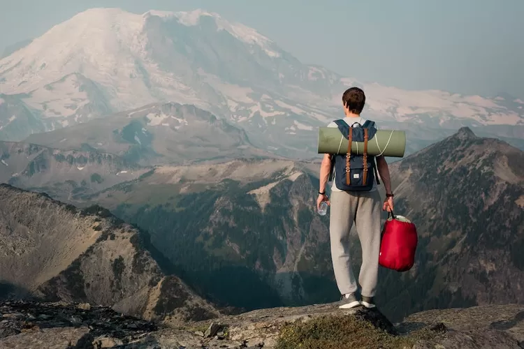 Ini dia pantangan pada saat mendaki gunung, harap anda jangan lakukan pantangan ini kalau tidak mau diikuti penunggu gunung (Pexels/ Dziana Hasanbekava)