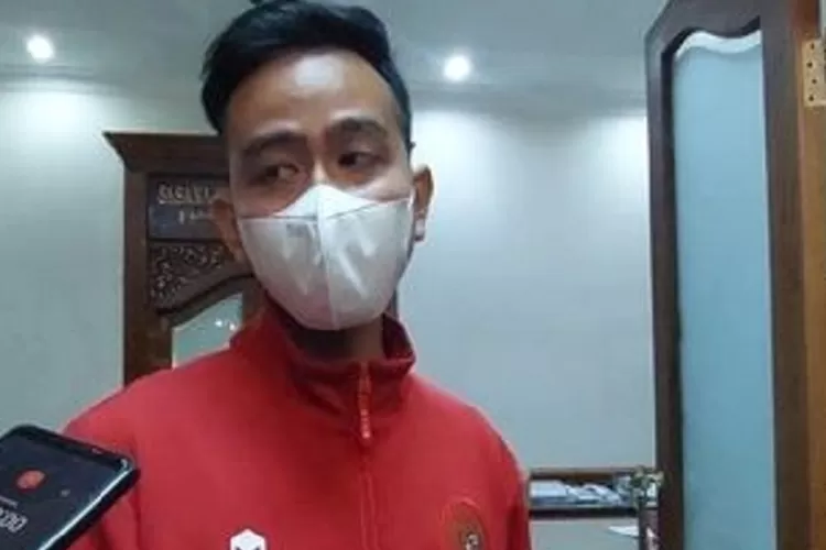 Gibran RakaBuming Sentil Pertandinga Bola di Malam Hari Hingga Kaitkan dengan Ikatan Cinta (foto; Gorajuara/instagram @gibran.rakabuming_)