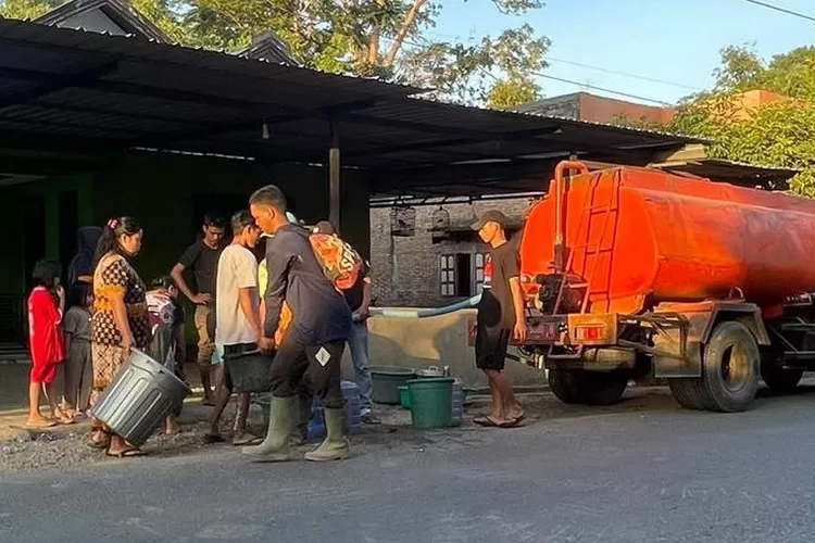 Musim kemarau tiba, BPBD Bulukumba suplai air bersih untuk warga.
