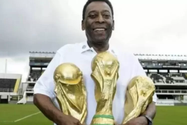 Pele sang legenda dunia sepak bola meninggal
