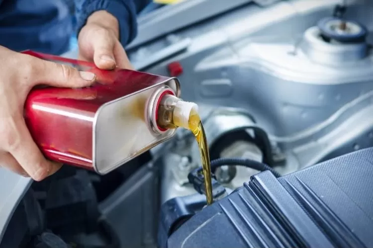 Ilustrasi. Rekomendasi 5 merek oli motor terbaik beserta harganya