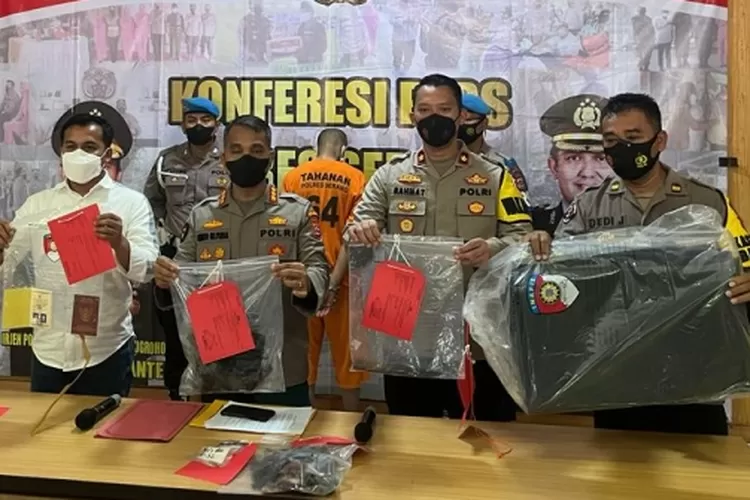 Sejumlah barang bukti yang diamankan polisi.  (Foto: PMJ News)