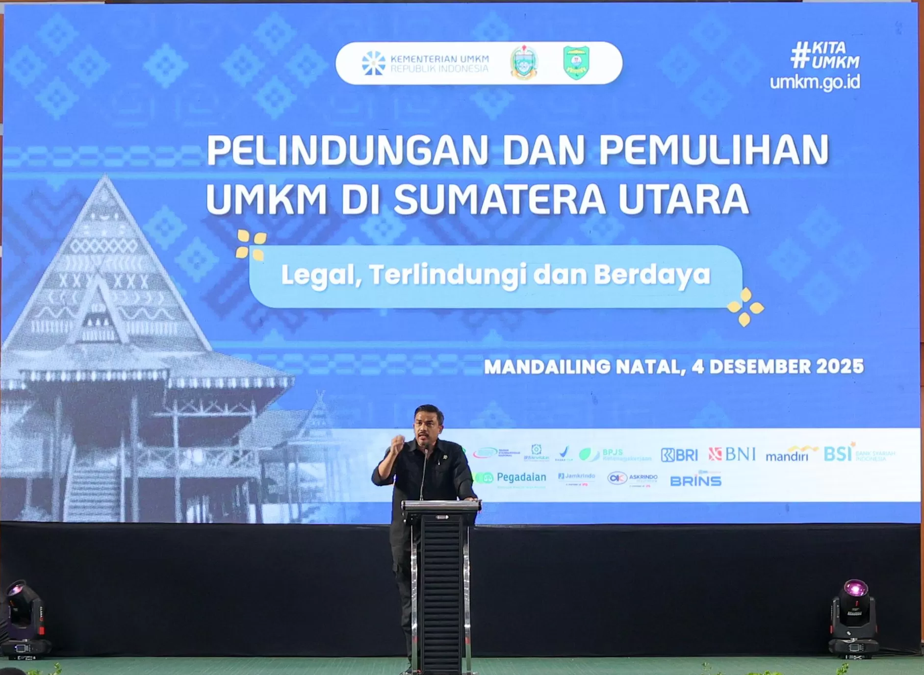 Menteri UMKM Maman Abdurrahman di Mandailing Natal, Sumatera Utara, Kamis, 4 Desember 2025.   