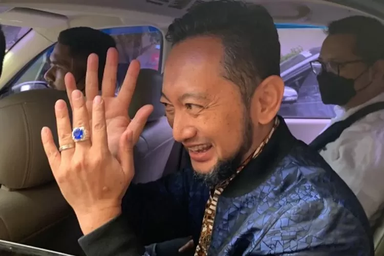 Kepala Bea Cukai Makassar Andhi Pramono usai menjalani pemeriksaan di KPK dengan agenda klarifikasi harta kekayaan.