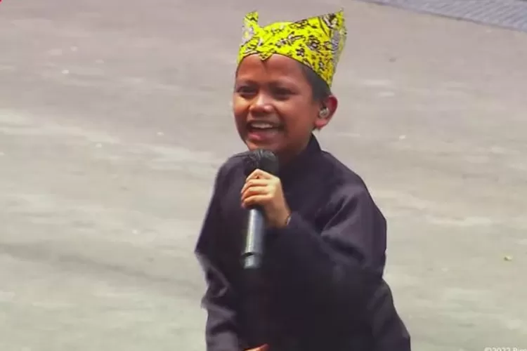 Farel Prayoga nyanyikan lagi Ojo Dibandingke (Foto: dok. Channel YouTube Sekretariat Negara)