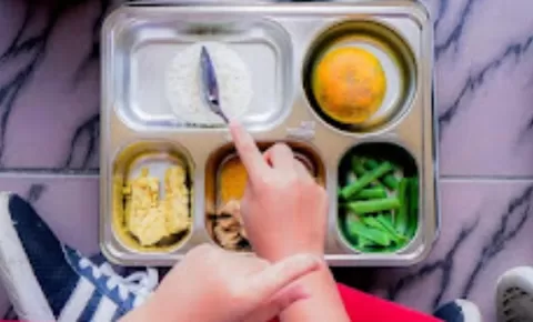 Anak SD Minta MBG Diganti Uang Tunai di Bulan Puasa, Ingin Beli Takjil dan Tabung Beli Baju Lebaran