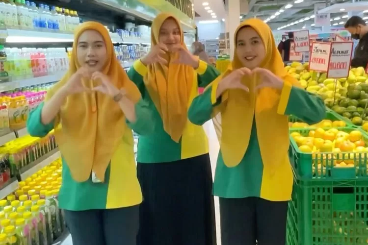 Wah ide supermarket islami dari Eropa, kisah Rusman Maamoer pengusaha Padang digoda jual barang haram (Instagram @tiptop_id)