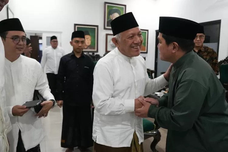 Jelang Piala Dunia U17, Ketua Umum PSSI Erick Thohir Minta Doa Pengasuh Pondok Pesantren Jatim (Promedia)
