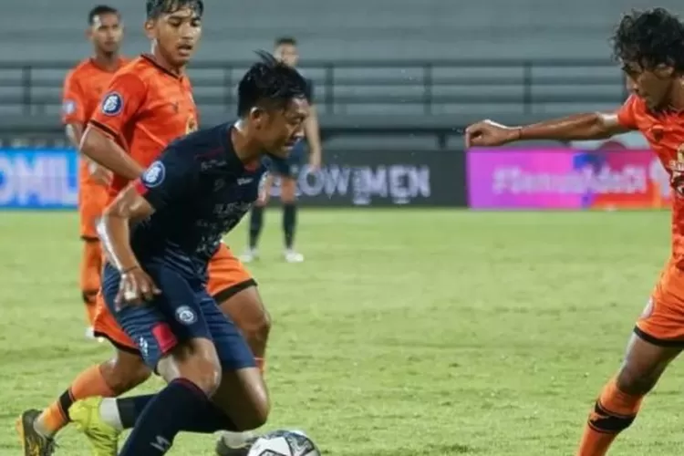 Pemain Arema FC bermain imbang dengan Persiraja Banda Aceh pada pertandingan pekan ke-24 BRI Liga 1  (twitter.com/@AremafcOfficial)