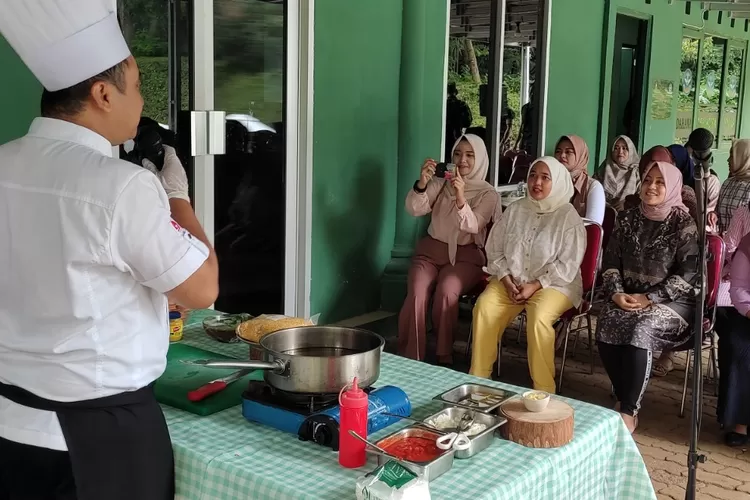 Neo Candi Simpang Lima Semarang Gelar Cooking Class Di Yon Arhanud 15 Dby, Ajarkan Menu Western &amp; Tradisional