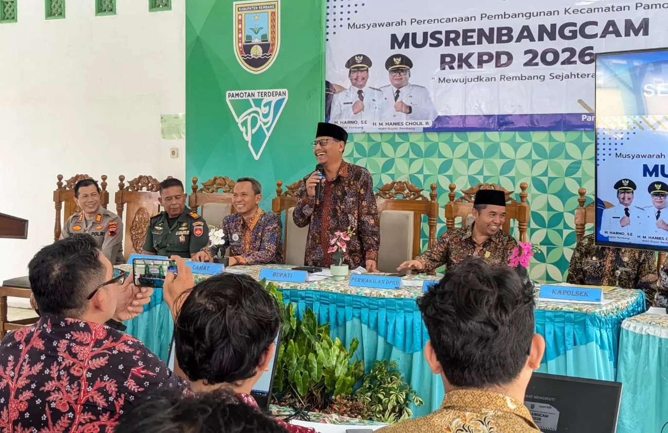 Bupati Rembang, Harno, mengusulkan solusi bagi masyarakat yang belum memiliki tanah agar tetap bisa mendapatkan bantuan rumah tidak layak huni (RTLH).