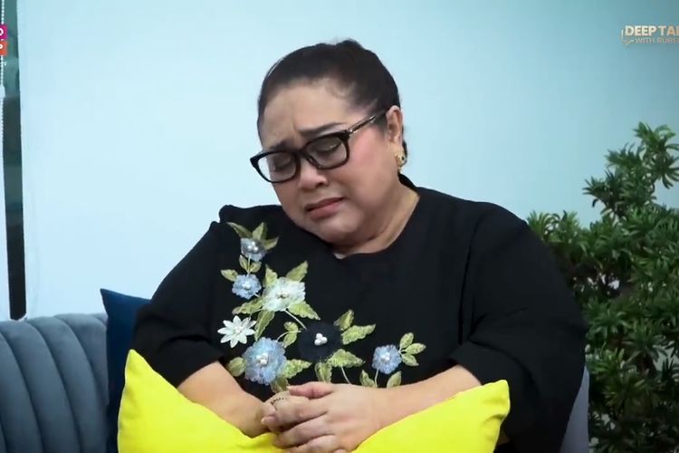 Isak Tangis Mendalam, Komedian Nunung Ungkap Bahwa Telah Divonis Dokter Mengidap Kanker Payudara