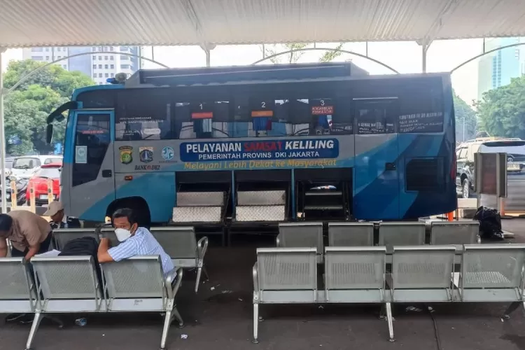 Mobil layanan SIM Keliling Jakarta. Berikut ini lokasi layanan SIM  Keliling Jakarta dari Ditlantas Polda Metro Jaya hari ini Senin 7 Agustus 2023 