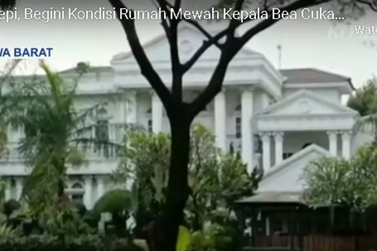 Rumah mewah yang diduga milik Andhi Pramono Kepala Bea Cukai Makasar di kawasan Bogor, Jawa Barat