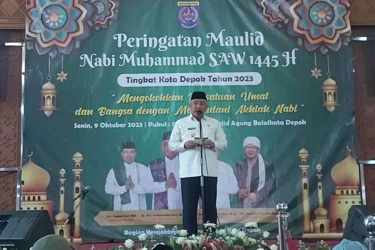 Walikota Depok, Mohammad Idris, saat menghadiri Maulid Nabi Muhammad SAW, di Balaikota Depok, Senin (9/10). (Aftal/Radar Depok)