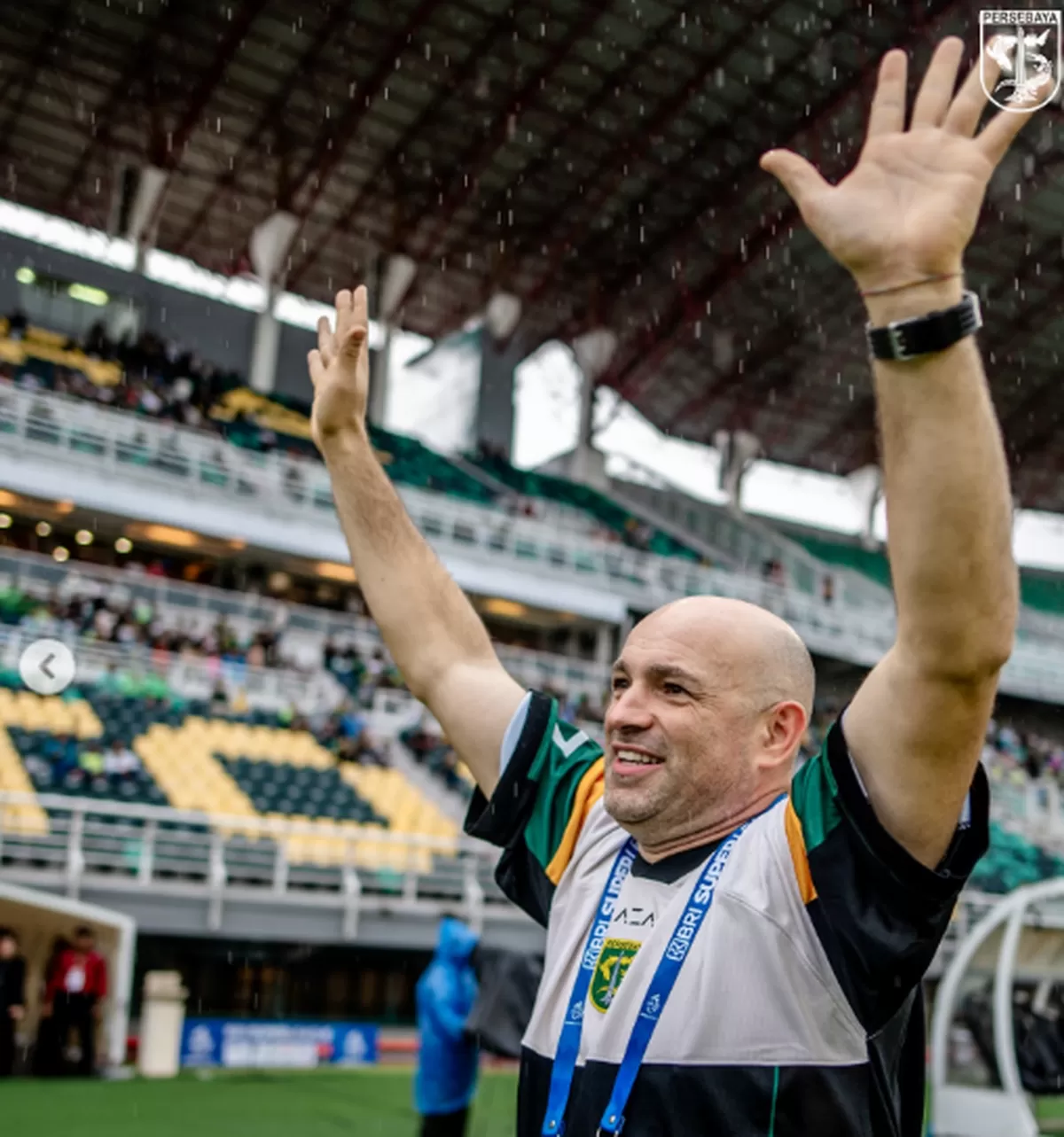 Bernardo Tavares persembahkan kemenangan di laga perdananya (tangkapan layar instagram @officialpersebaya)