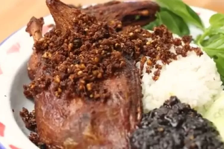 Wisata Kuliner di Surabaya, Paling Terkenal dan Bervariasi (Tangkap Layar YouTube Devina Hermawan)