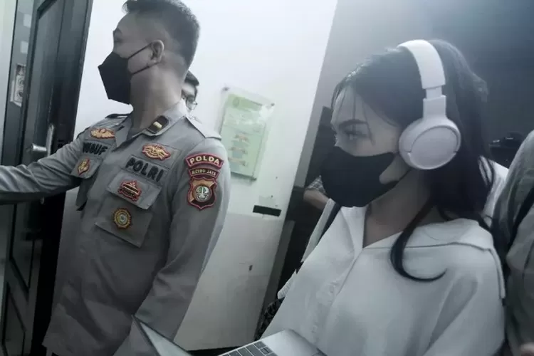 Ilustrasi. Amanda, mantan kekasih Mario Dandi, mangkir lagi dari persidangan.