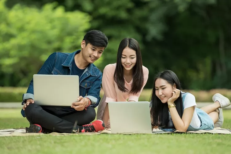 Kunci Jawaban Bahasa Indonesia Kelas 8 Halaman 164 Mencoba Membuat Ulasan (Pixabay.com/Sasint)