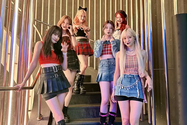 STAYC akan gelar konser world tour 'TEENFRESH' (Twitter @STAYC_official)