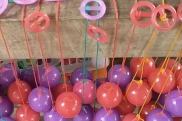 Potret dagangan Lato-Lato di Minsel (YouTube Info Sulawesi Utara)