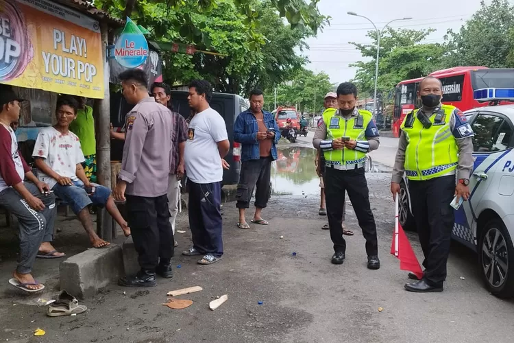 Polsek Genuk melakukan pengamanan usai oknum Bonek Mania melakukan aksi kekerasan. (Istimewa)