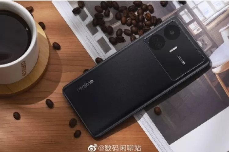 Realme GT Neo5 SE Black Edition telah terungkap di Weibo. (tangkap layar)