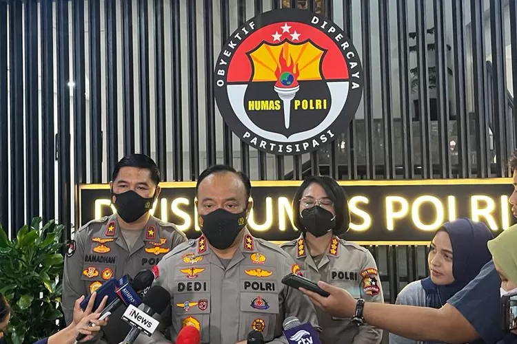 Kadiv Humas Polri Irjen Dedi Prasetyo (tengah). (Divhumas Polri)