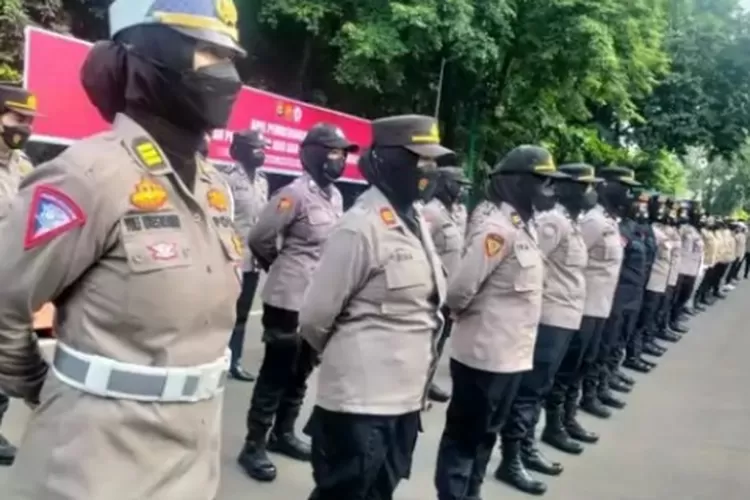 Polda Metro Jaya mengirimkan polwan untuk bantu trauma healing korban gempa Cianjur