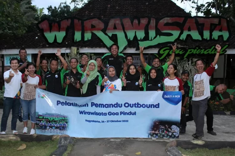 Para peserta pelatihan outbond. (istimewa)