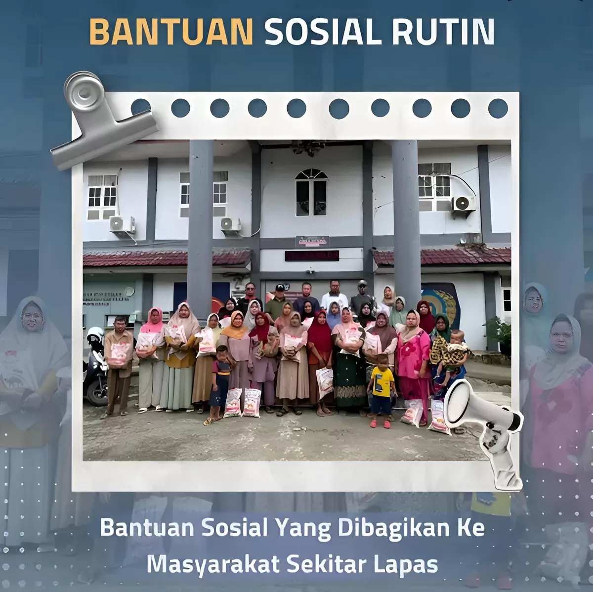 Petugas Lapas Panyabungan Saat Bagikan Bansos kepada Masyarakat Sekitar