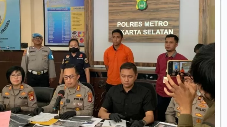 Mario Dandy Satrio (baju orange), pemuda yang menganiaya pelajar SMA hingga koma, kini ayahnya, Rafael terancam dipanggil KPK untuk klarifikasi harta kekayaannya.  