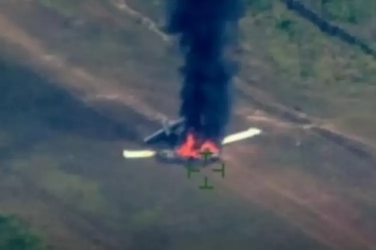 Foto Pesawat Perintis Susi Air yang dibakar di ujung landasan bandara Paro, Nduga, Papua
