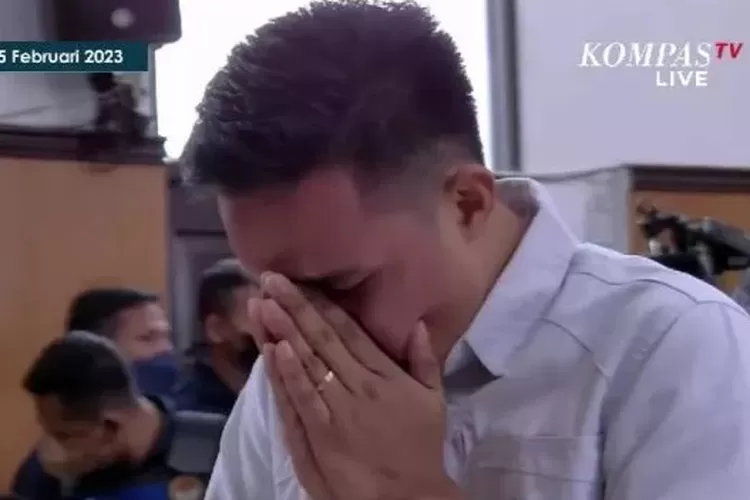 Kejagung memutuskan tidak ajukan banding atas vonis Richard Elizer. IPW dan pengacara Bharada E sambut baik  