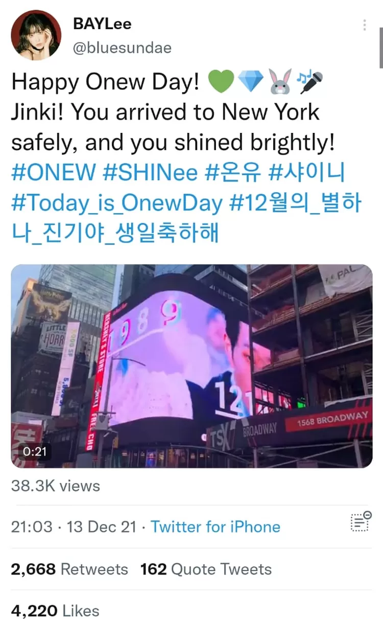 Unggahan salah satu penggemar dalam merayakan hari ulang tahun Onew SHINee