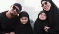 Nangis Sesenggukan, Fitri Tropica Gak Nyangka Dapat Hadiah Terindah saat Umroh Bareng Sada di Akhir Tahun 2025: Rasanya Kaya Mimpi...