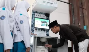 Siswa SMK di Depok Bikin ATM, Isinya Minyak Jelantah, Imam Budi Hartono : Mari Jaga Lingkungan 