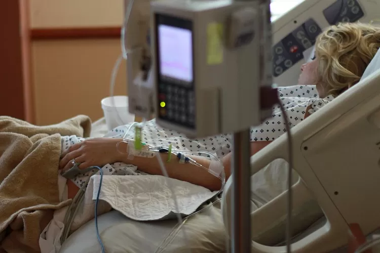 Ilustrasi orang sakit (Parentingupstream dari Pixabay)