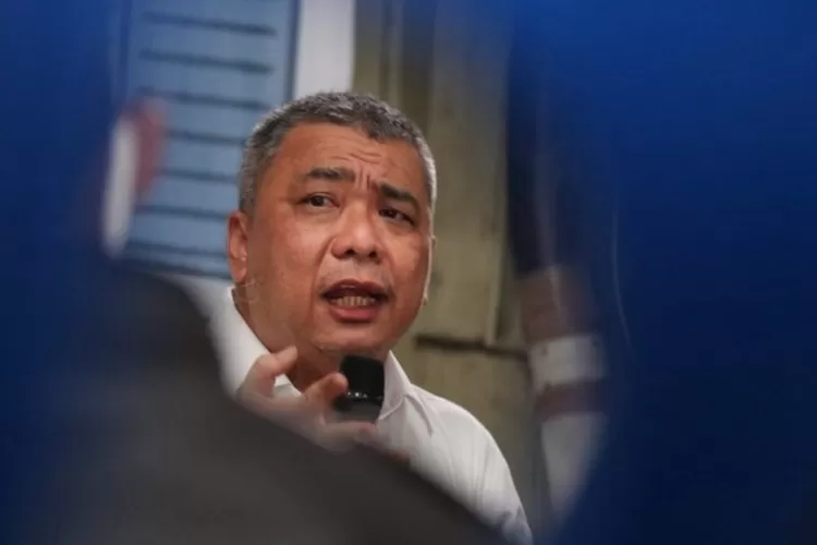 Waketum Partai Nasdem Ahmad Ali meminta proyek BTS dihentikan sementara sampai proses hukum dugaan korupsi yang melibatkan Menkominfo Johnny G Plate 