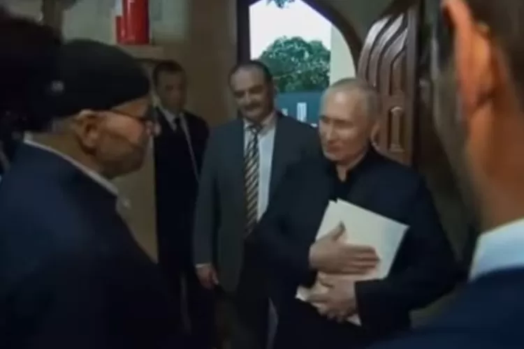 Presiden Rusia Vladimir Putin mengecam pembakaran Al Quran di Swedia