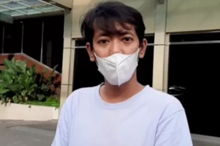 Cipta, adik Indra Bekti, buka suara terkait asuransi dan biaya pengobatan kakaknya, lantaran heboh gunjingan terkait ide open donasi dari Aldilla jelita, kakak iparnya. 