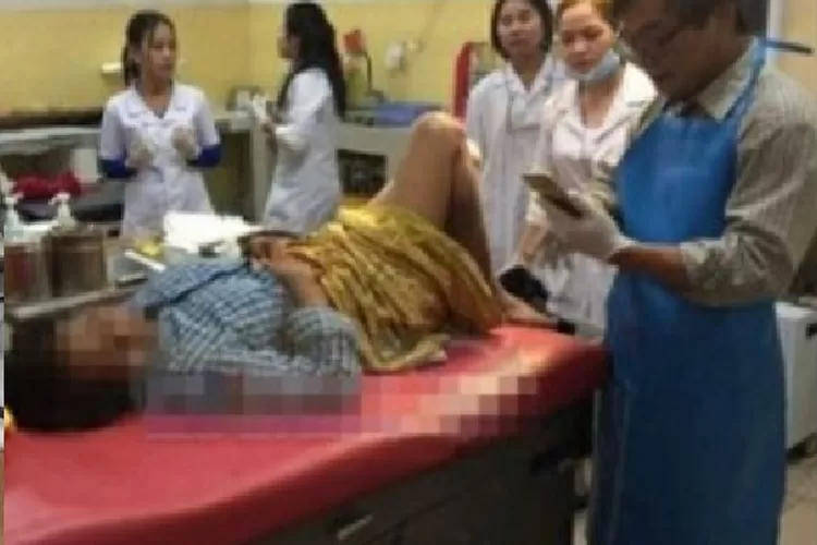 Dilarikan ke RS, Viral Siswi masukan minyak telon ke kemaluan. Foto: Istimewa/iNSulteng.id