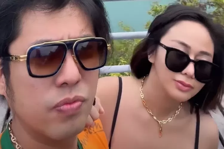 Dalam konten Youtube, Denise Chariesta ungkap disuruh tes DNA oleh mantan kekasih, tak hanya itu saja , Denise ungkap kerap dimaki-maki setiap malam oleh mantan kekasih (Instagram BeruangThailand)