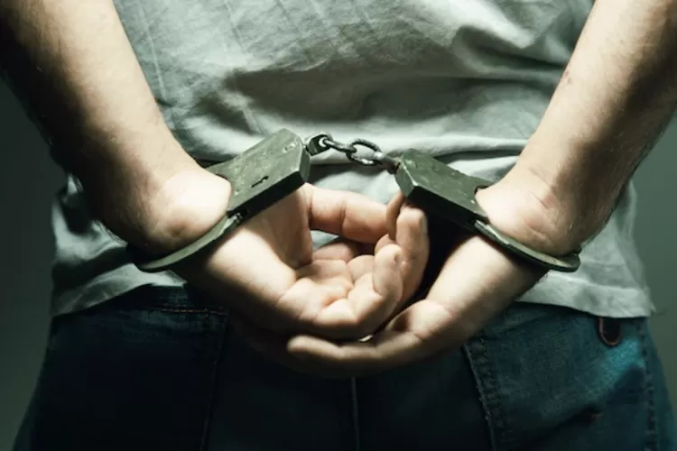 Ilustrasi. Penangkapan pelaku penipuan dengan modus menjual tiket Coldplay di instagram. (Freepik)