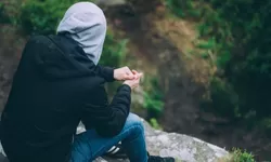 Sering Keliru Dan Berakhir, Ini 5 Zodiak Pria Yang Kurang Tepat Memilih Pasangan