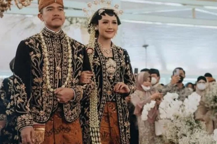 Erina Gudono dan Kaesang Pangarep ketika acara resepsi pernikahan