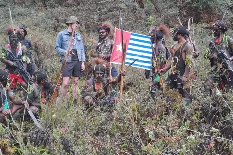 Pilot Susi Air Kapten Philips M sedang bersama KKB Papua. Kabar terbaru, pihak KKB meminta uang tebusan Rp 5 miliar