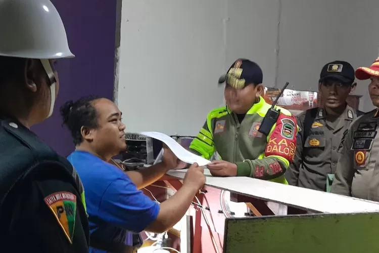 Operasi tempat hiburan malam di Purwakarta.